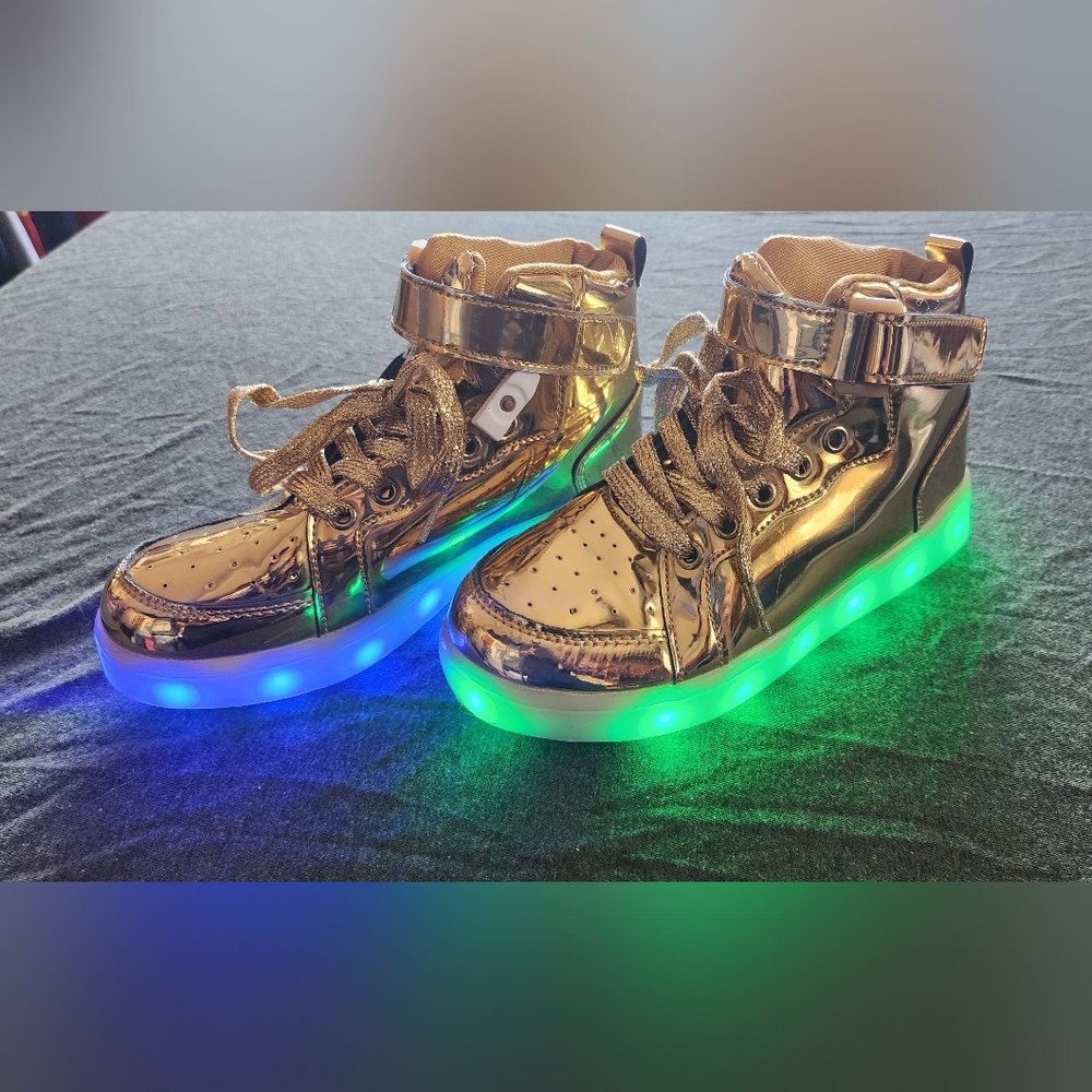 IGxx Kids Gold LED Light-Up Sneakers